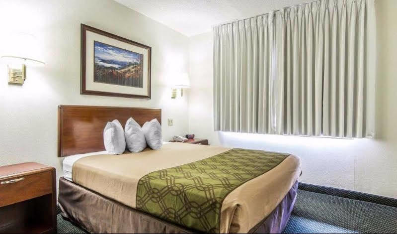 Belle Aire Motel - Downtown Convention Center - Гетлинбург Екстериор снимка