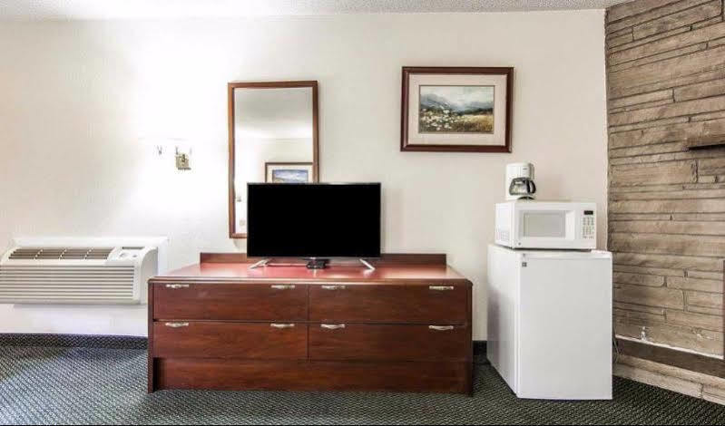 Belle Aire Motel - Downtown Convention Center - Гетлинбург Екстериор снимка